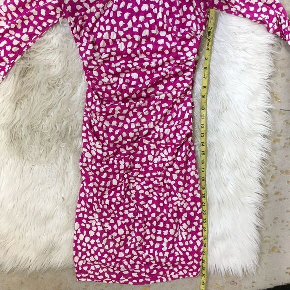 Diane von Furstenberg Women’s Pink Fuchsia Printed Silk Wrap Mini Dress Size XS - Picture 11 of 11